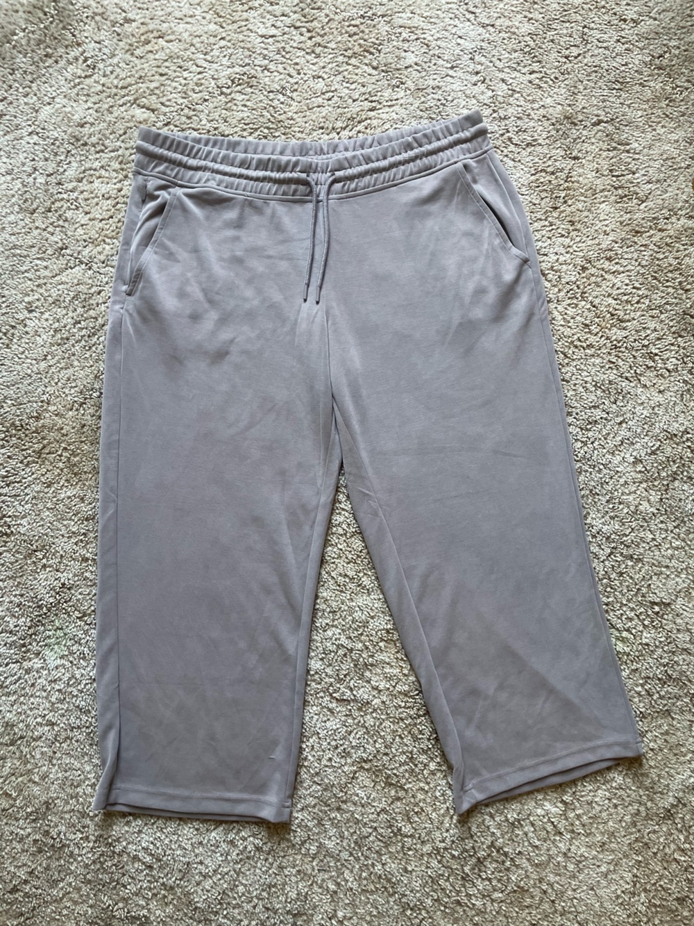 Athleta Seasoft Mid Rise Straight Cropped Jogger Beige Women’s Size XL Athletic
